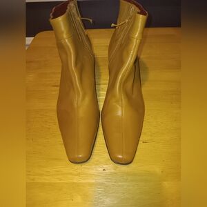 Donald J. Pliner Leather Zip Heeled Ankle Boots Size 8